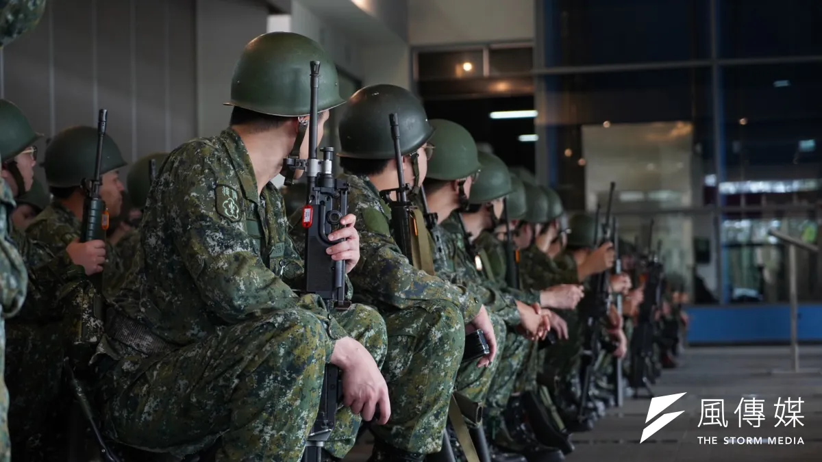 國軍輕生案頻傳,心理衛生工作重要性日益提高,行政院卻不增軍方心輔加給。示意圖。(資料照,張曜麟攝)