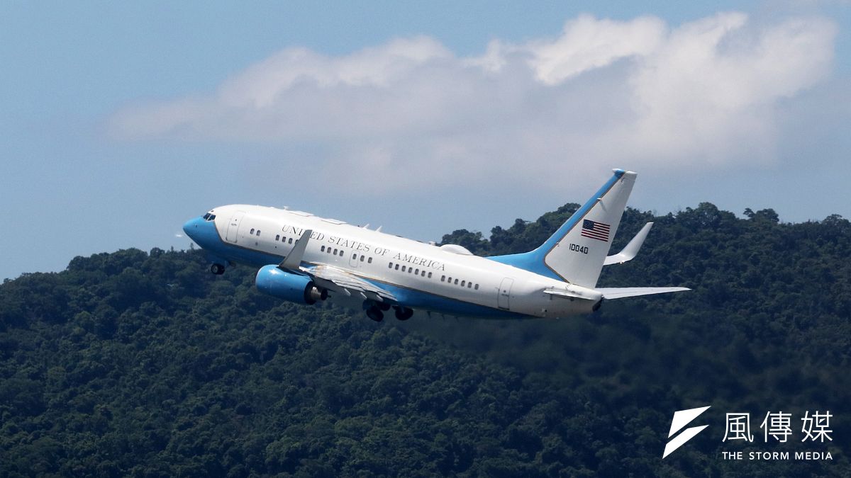 美國海軍1架C-40A行政專機9日降落松山空軍基地。圖為C-40B。(資料照,蘇仲泓攝) 美國海軍1架C-40A行政專機9日降落松山空軍基地。圖為C-40B。(資料照,蘇仲泓攝)