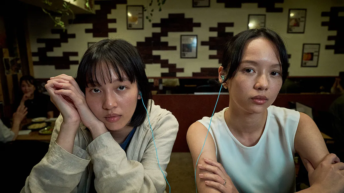 『メイメイ』の主演を務める王渝萱(ワン・ユーシュエン)、王渝屏(ワン・ユーピン)姉妹。(写真/(c)ぴあ、ホリプロ、電通、博報堂、一般社団法人PFF提供) 『メイメイ』の主演を務める王渝萱(ワン・ユーシュエン)、王渝屏(ワン・ユーピン)姉妹。(写真/(c)ぴあ、ホリプロ、電通、博報堂、一般社団法人PFF提供)