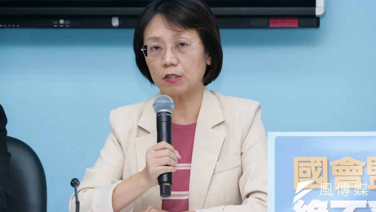 立委翁曉玲今(26)日表示,人民提案連署罷免總統是實現直接民權,落實罷免民主的重要事項。(蔡親傑攝)