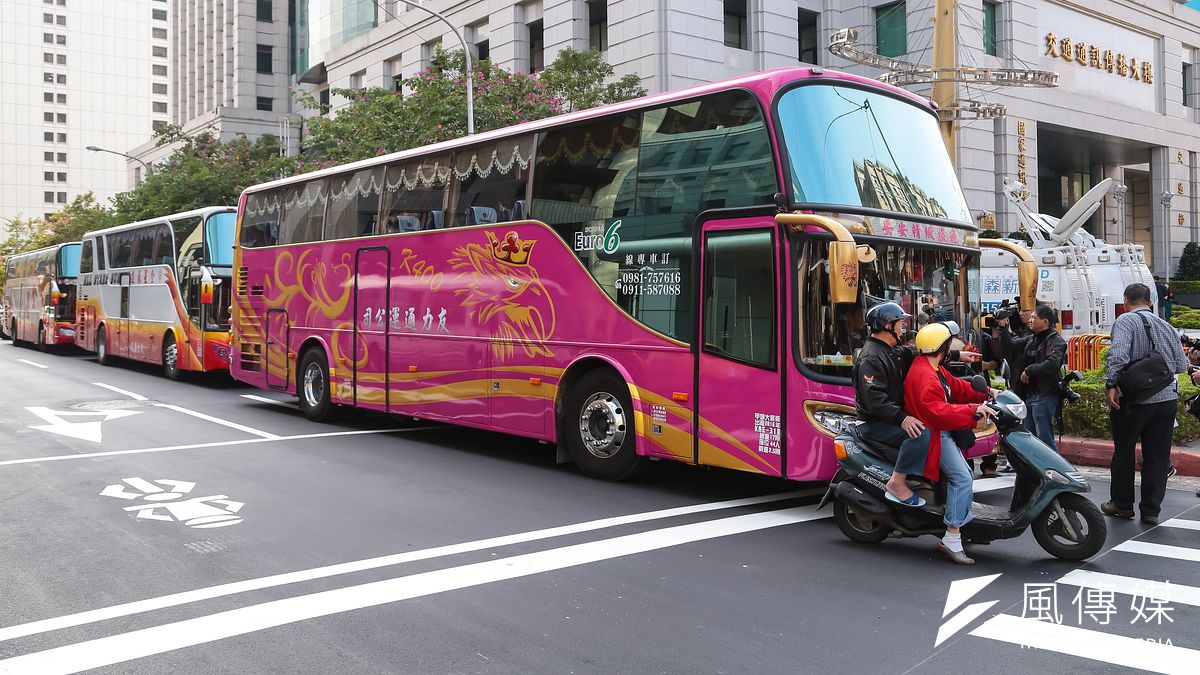 學者林祥生認為,交通部這項措施只是把複雜問題簡單化,企圖以齊頭式平等解決駕駛員的過勞現象。(資料照,顏麟宇攝) 學者林祥生認為,交通部這項措施只是把複雜問題簡單化,企圖以齊頭式平等解決駕駛員的過勞現象。(資料照,顏麟宇攝)