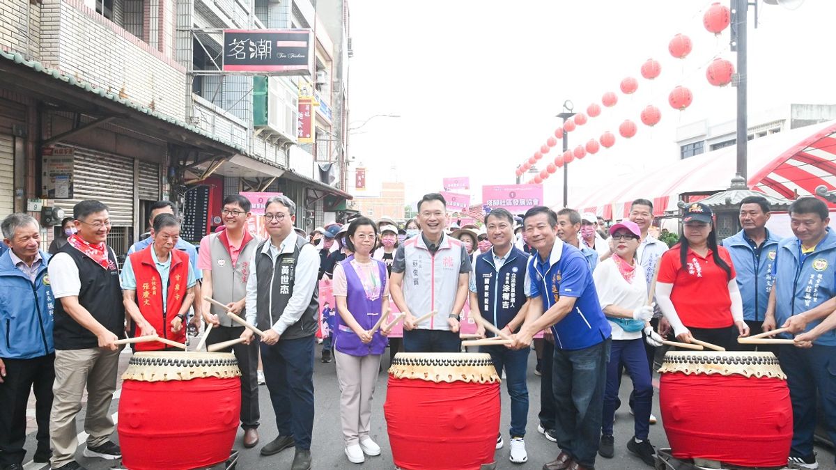 桃園市副市長蘇俊賓出席「2023石觀音文化節」,推場在地文化。(圖/桃園市政府提供) 桃園市副市長蘇俊賓出席「2023石觀音文化節」,推場在地文化。(圖/桃園市政府提供)