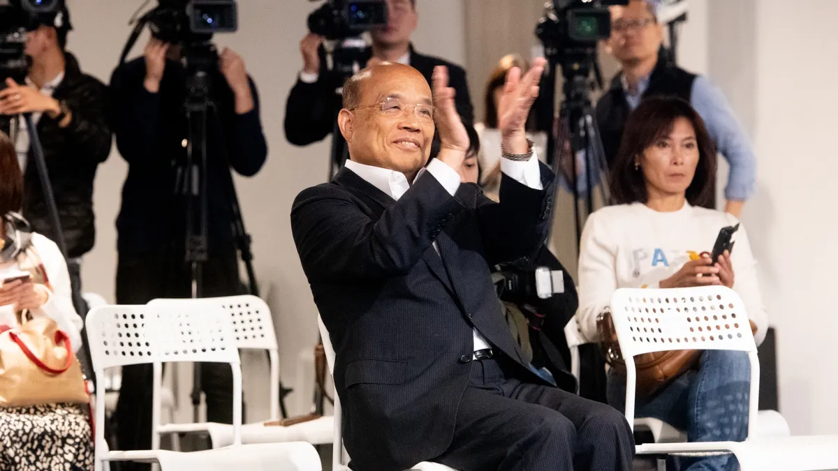 常戲稱人生的劇本早已寫好、只是不能偷看的蘇貞昌,從參選新北市長到敗選後再接任閣揆,對他來說也算意外的人生。(資料照片,蘇貞昌辦公室提供)