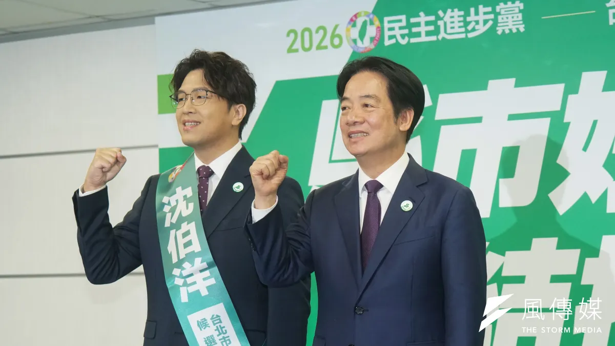 20260513-民進黨提名立委沈伯洋(左)參選台北市長選舉,右為民進黨主席賴清德。(蔡親傑攝)