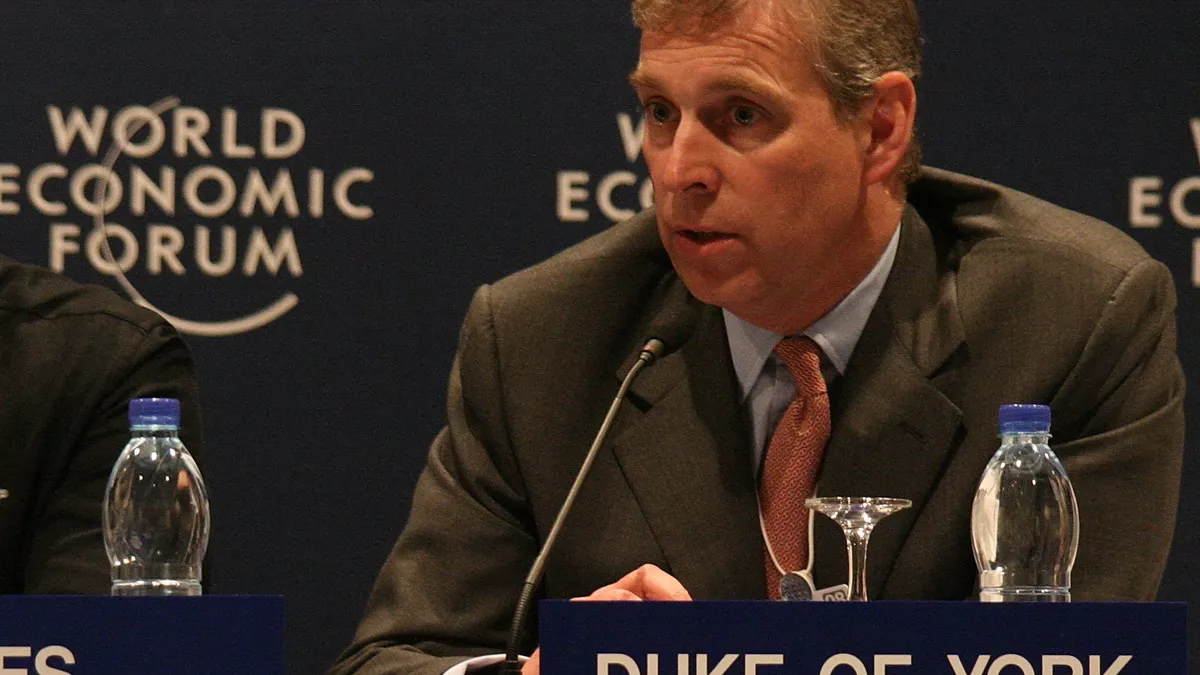 英國女王伊莉莎白二世的次子安德魯王子(Prince Andrew)涉及性侵醜聞,宣布放棄「約克公爵」(Duke of York)的爵位與其他榮銜(World Economic Forum@Wikipedia / CC BY-SA 2.0)
