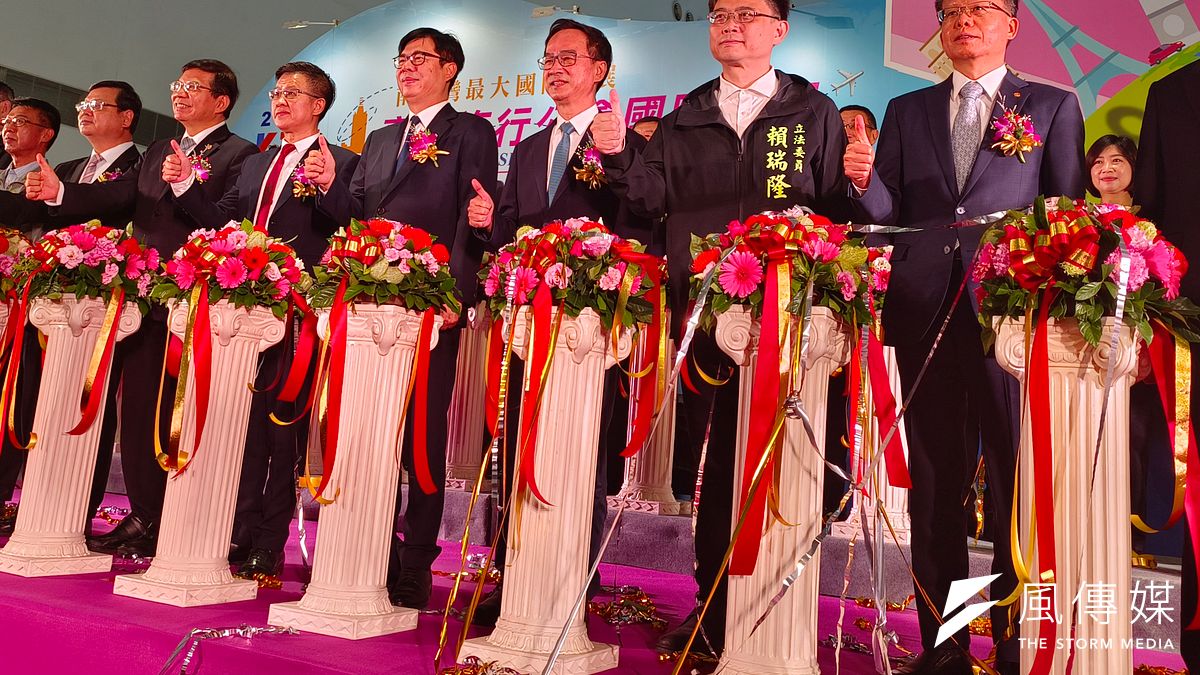 高雄市旅行公會即日起在高雄展覽館,舉行南台灣最具規模的國際旅展。(圖/徐炳文攝) 高雄市旅行公會即日起在高雄展覽館,舉行南台灣最具規模的國際旅展。(圖/徐炳文攝)