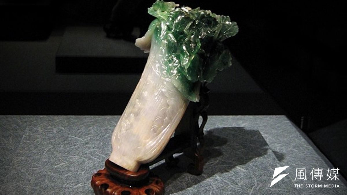 原訂於東京時間20日下午2點舉行的翠玉白菜開箱儀式因「國立」2字延後。外交部與駐日代表處正與東博嚴正交涉,並重申台北時間21日下午11時的最後通牒。(取自維基百科) 原訂於東京時間20日下午2點舉行的翠玉白菜開箱儀式因「國立」2字延後。外交部與駐日代表處正與東博嚴正交涉,並重申台北時間21日下午11時的最後通牒。(取自維基百科)