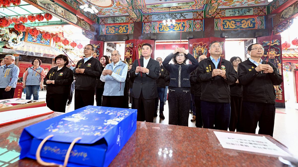 鍾東錦開工到玉清宮、天雲廟上香祈福 強調努力讓苗栗建設大步邁前