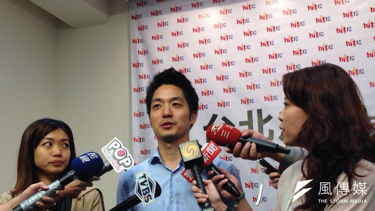 國民黨中山區立委初選出線的蔣萬安,21日接受主持人周玉蔻訪問。(羅暐智攝) 國民黨中山區立委初選出線的蔣萬安,21日接受主持人周玉蔻訪問。(羅暐智攝)