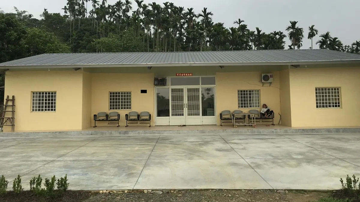 家扶傳愛助宏願 胼手胝足造家園 家扶傳愛助宏願 胼手胝足造家園