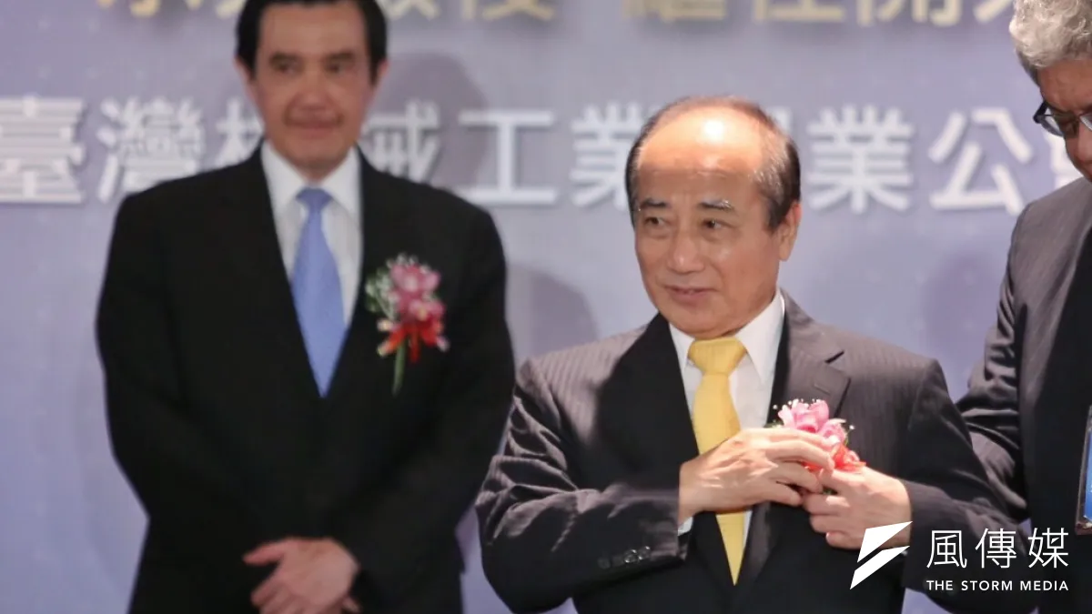 前立法院長王金平(前)在新書中談到了與前總統馬英九(後)的九月政爭,他說,直至今日他仍不明白,這一場憑空出現的所謂「政爭」,究竟是為何而爭,又爭到了什麼。(資料照,林韶安攝)