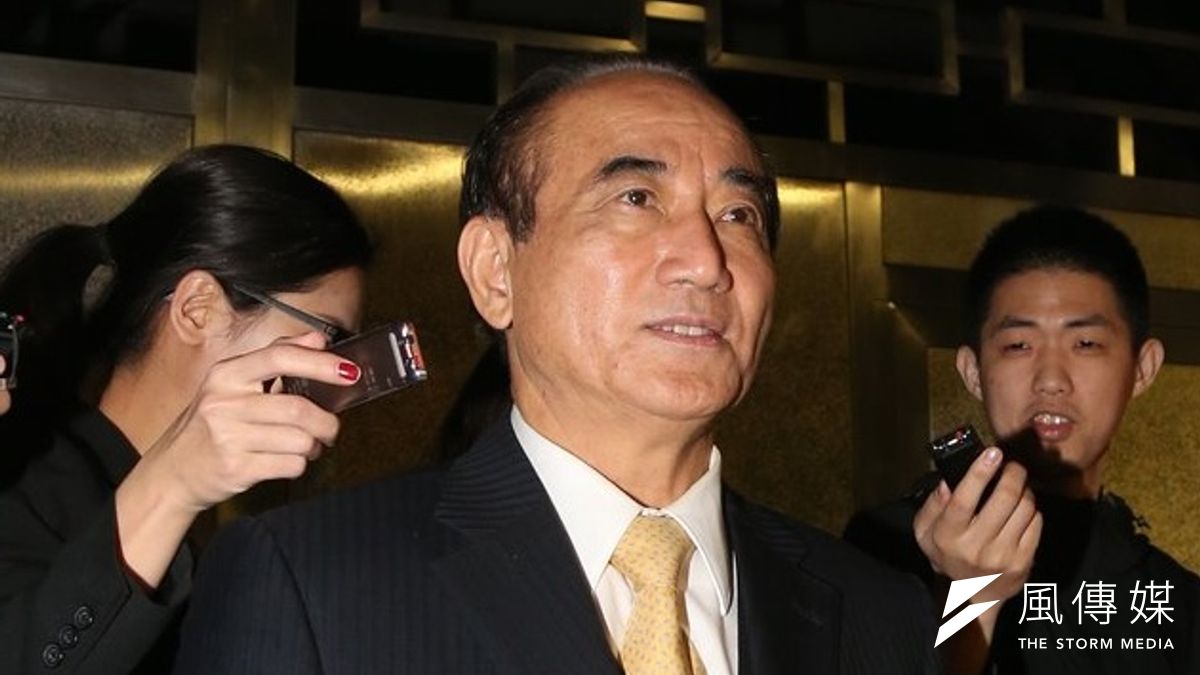 學生反服貿行動從佔領立法院到佔領行政院,立法院長王金平對事態擴大感到沉重。(吳逸驊攝) 學生反服貿行動從佔領立法院到佔領行政院,立法院長王金平對事態擴大感到沉重。(吳逸驊攝)