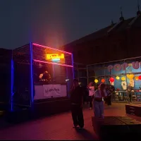 横浜赤レンガ倉庫で海と夜景、ディスコ音楽が融合する「Disco Brick YOKOHAMA」が初開催される。(写真/赤レンガ倉庫PR事務局提供) 横浜赤レンガ倉庫で海と夜景、ディスコ音楽が融合する「Disco Brick YOKOHAMA」が初開催される。(写真/赤レンガ倉庫PR事務局提供)