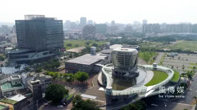 世博台灣館週遭延伸出近5公頃的藝文特區,預期將會成為全台最具人文與藝術的科技產業園區。(圖/方詠騰攝)