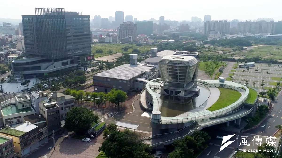 世博台灣館週遭延伸出近5公頃的藝文特區,預期將會成為全台最具人文與藝術的科技產業園區。(圖/方詠騰攝)