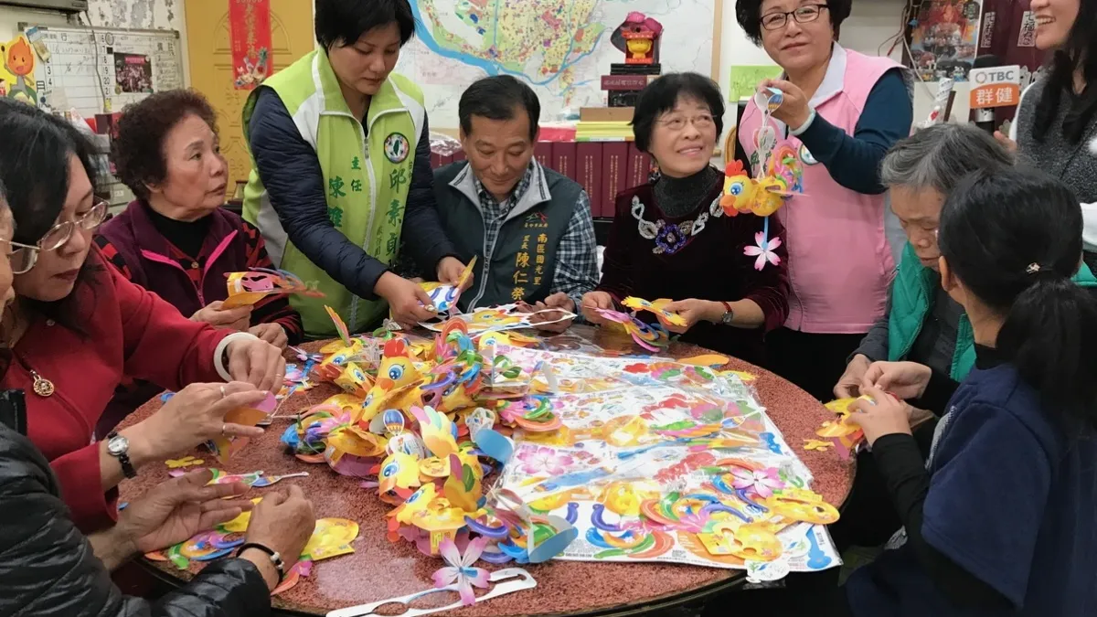 共享元宵歡樂 里長號召里民提燈籠遊街