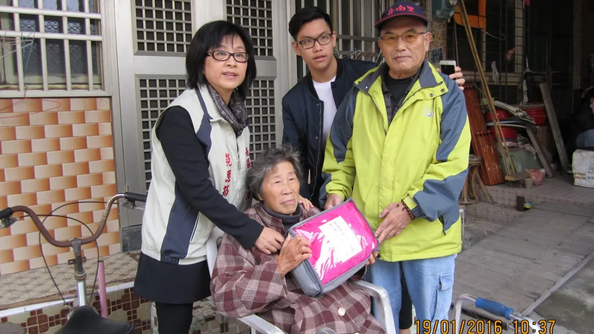 南區行善團寒冬送暖 慰問獨居長者