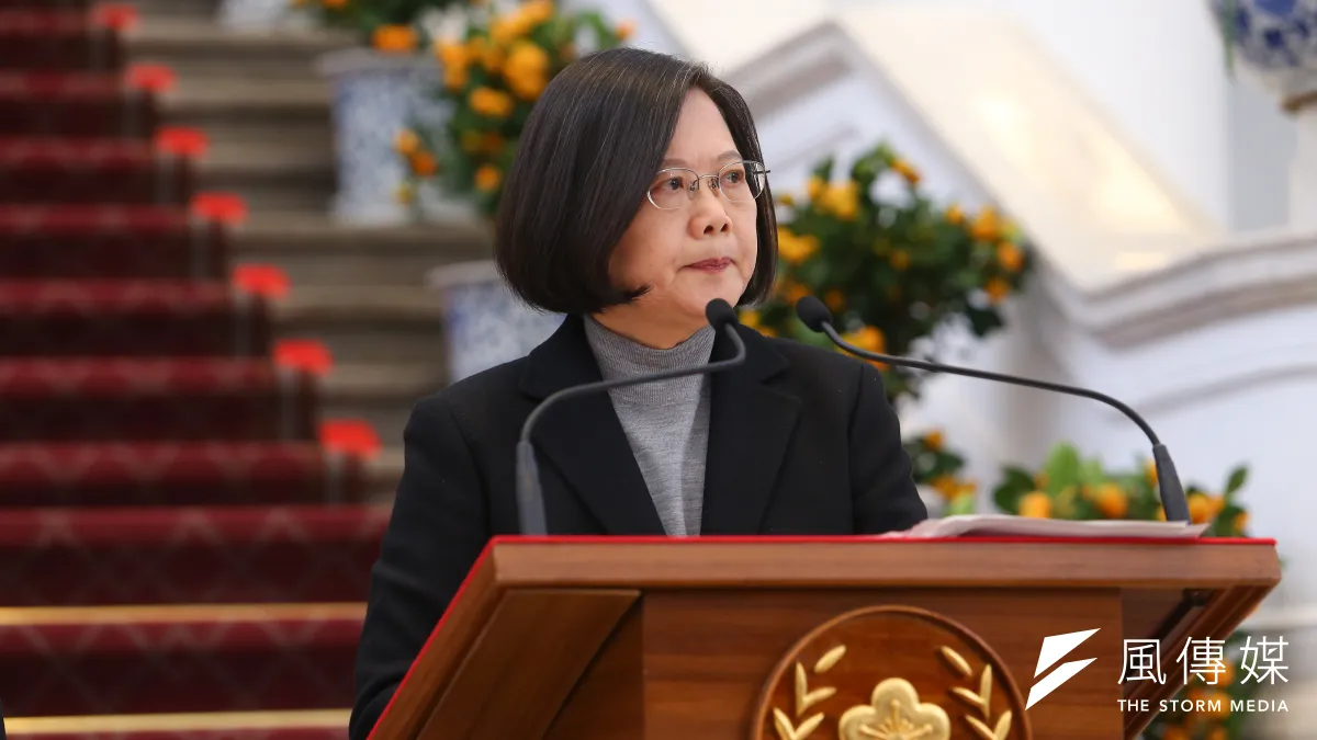 作者在2020總統大選前推估今年兩岸關係,得出謙卦君位的五爻動,爻辭稱:「不富以其鄰,利用侵伐,無不利。」圖為總統蔡英文。(資料照,顏麟宇攝)