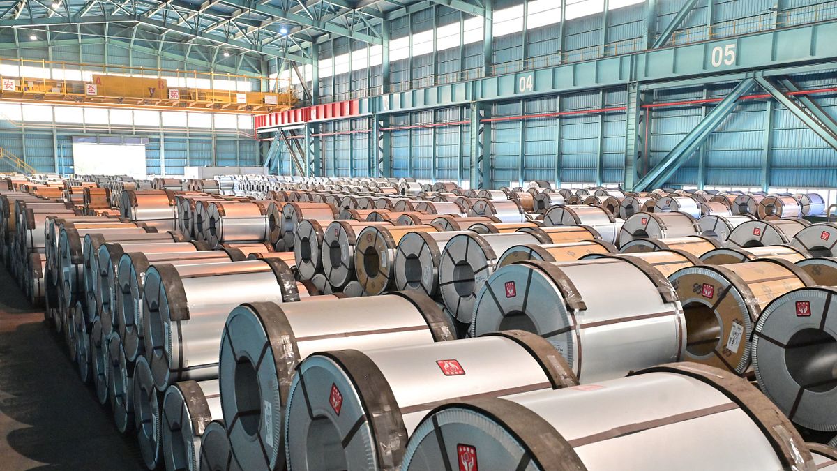 中鋼(2002)股價站回20.7元!成交量破10萬張,全年虧損已止血?今年能否翻身全看「這1點」