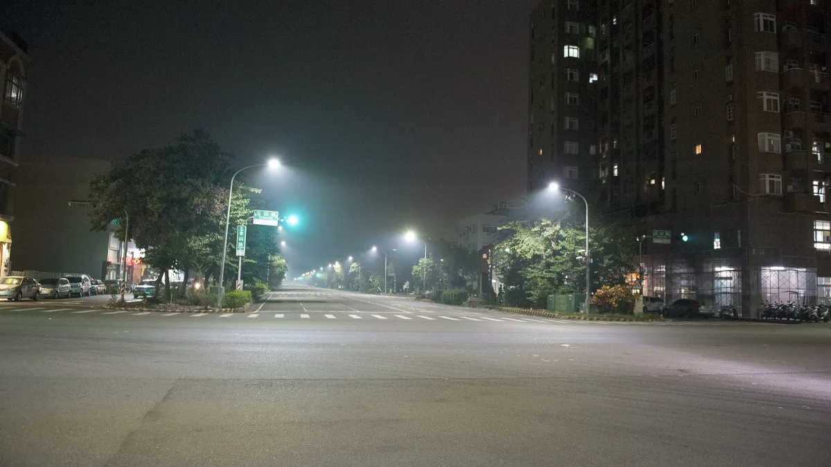 嘉市擴大換裝LED路燈 一階段預計年前完工