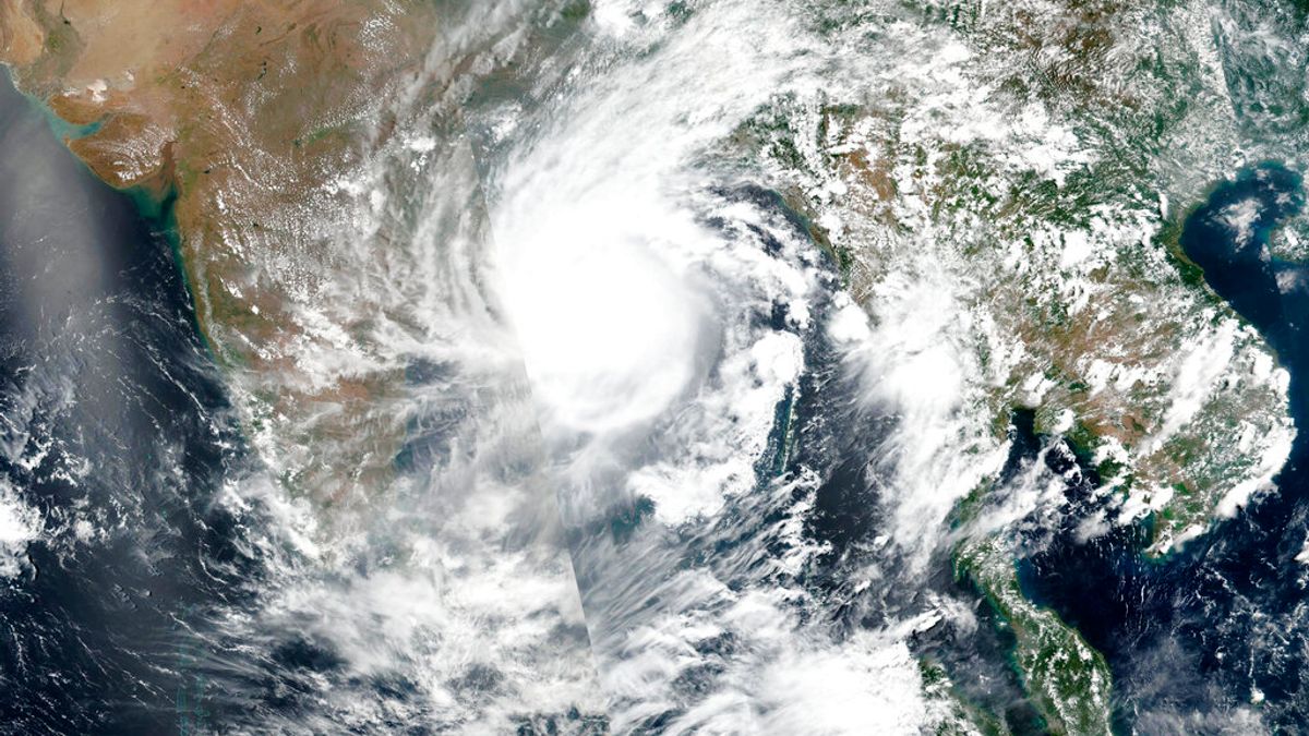 熱帶氣旋安芬(Amphan)即將侵襲印度。(美聯社) 熱帶氣旋安芬(Amphan)即將侵襲印度。(美聯社)