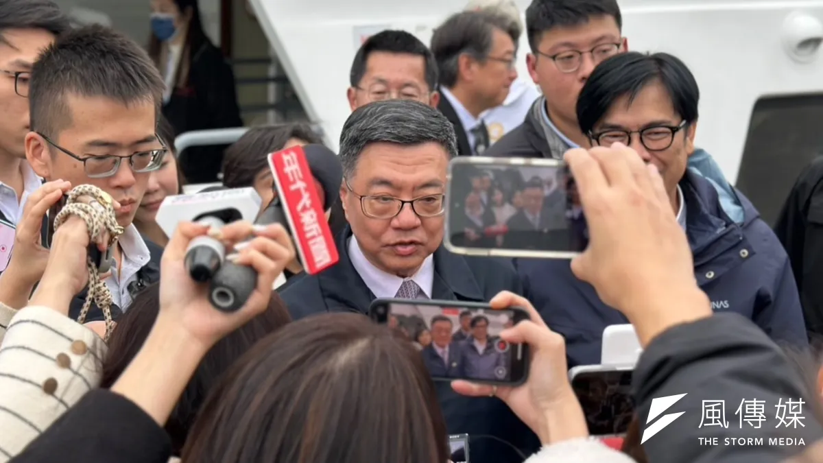 行政院長卓榮泰(中)27日南下高雄視察,市長陳其邁陪同。(羅立邦攝)