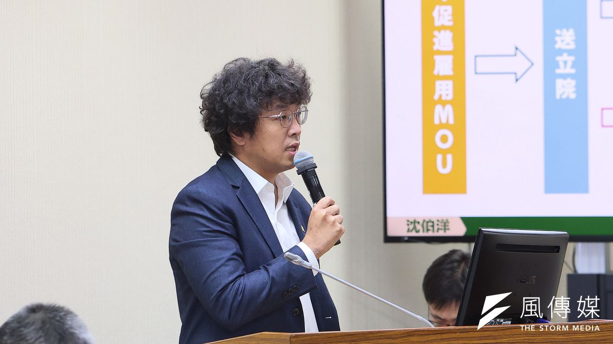 民進黨立委沈伯洋發言動輒惹爭議。(顏麟宇攝) 民進黨立委沈伯洋發言動輒惹爭議。(顏麟宇攝)