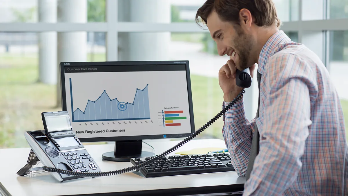 作者認為,溝通的良莠在於態度、誠意、邏輯與內容。巧言偏辭的文章充斥版面,有礙溝通,令人惶恐。(圖/NEC Corporation of America @flickr)