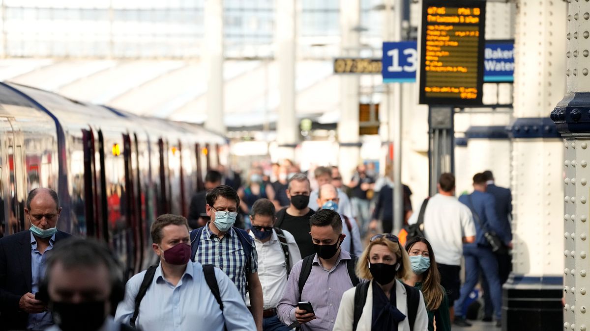 英國19日起解除防疫限制(美聯社) 英國19日起解除防疫限制(美聯社)