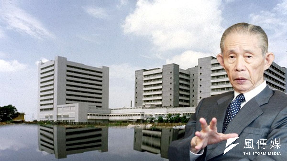 王永慶在台塑總部旁興建長庚醫院台北院區,之後也陸續籌設林口等院區,讓台塑集團事業版圖擴大至醫療產業。圖為長庚醫院林口院區。(取自許常吉建築師事務所網站、取自網路/影像合成:風傳媒) 王永慶在台塑總部旁興建長庚醫院台北院區,之後也陸續籌設林口等院區,讓台塑集團事業版圖擴大至醫療產業。圖為長庚醫院林口院區。(取自許常吉建築師事務所網站、取自網路/影像合成:風傳媒)