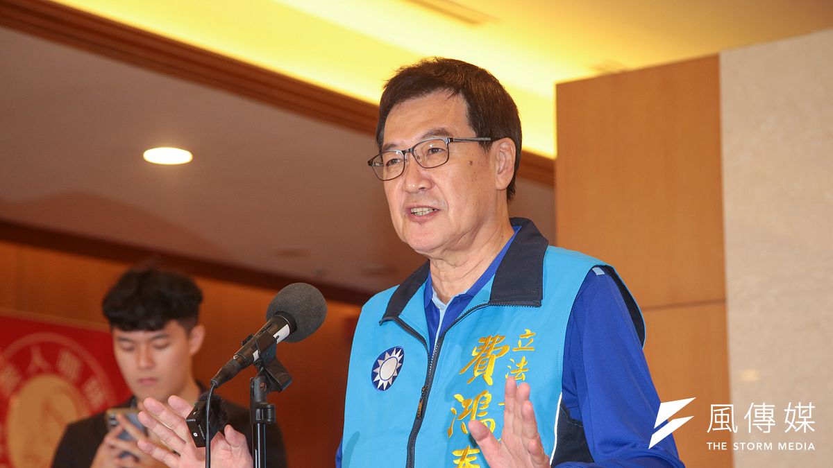 國民黨北市第七選區(信義、南松山)立委初選電話民調落幕,立委費鴻泰受訪時表示,對結果「比非常滿意還滿意」。(顏麟宇攝) 國民黨北市第七選區(信義、南松山)立委初選電話民調落幕,立委費鴻泰受訪時表示,對結果「比非常滿意還滿意」。(顏麟宇攝)