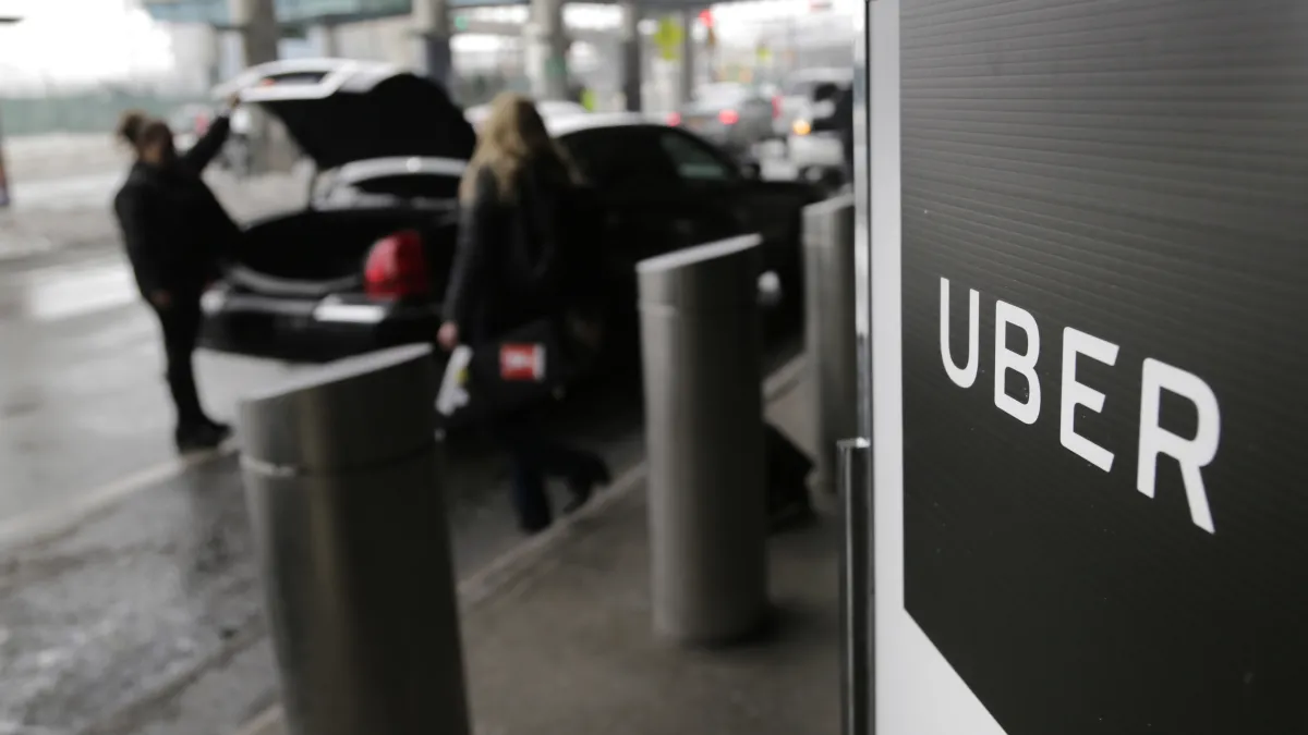 「2011 年底,卡蘭尼克又重回市場找金援。雖然Uber 只在少數城市營運,此時卻能以具體、值得信賴的語彙,描繪未來前景。謝爾文.皮謝瓦(Shervin Pishevar)那時剛加入門洛創投(Menlo Ventures),非常想要投資Uber⋯⋯皮謝瓦雖然是創投界的新人,但他可是建立人脈的老手。」(資料照,美聯社)