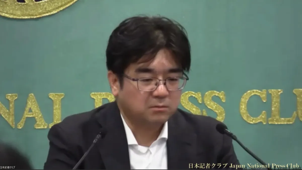 人口減少時代を生き抜くためには、外国人政策の「三つの不在」を克服し、共生社会の方向性を明確にすることが不可欠だ。石川智久・日本総研調査部長は会見でそう訴えた。(写真/日本記者クラブ提供) 人口減少時代を生き抜くためには、外国人政策の「三つの不在」を克服し、共生社会の方向性を明確にすることが不可欠だ。石川智久・日本総研調査部長は会見でそう訴えた。(写真/日本記者クラブ提供)