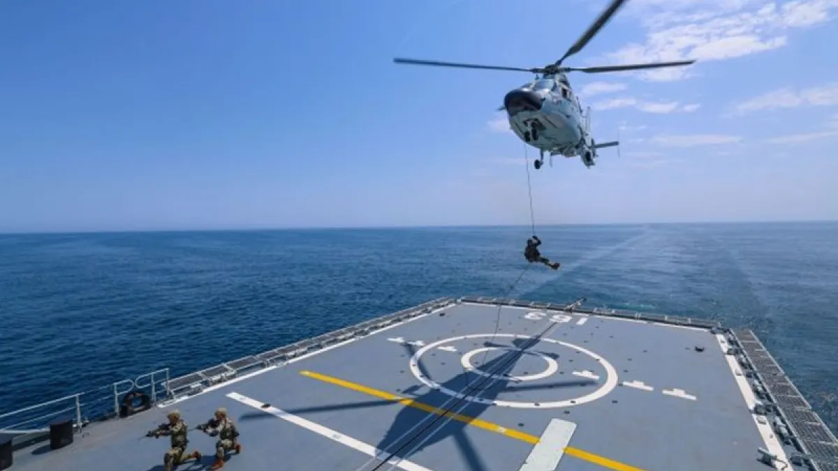 中國海軍第47批護航編從浙江舟山遠赴亞丁灣、索馬利亞海域接替第46批護航編隊執行護航任務。(解放軍網)
