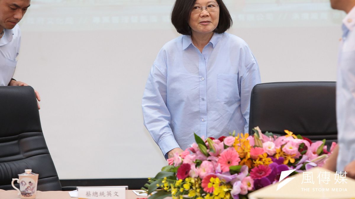 作者認為,民進黨執政一週年,「該做的不做」,「不該做的卻要做」,「要做的又亂做」,成了「成事不足、敗事有餘」的執政黨。(資料照,顏麟宇攝) 作者認為,民進黨執政一週年,「該做的不做」,「不該做的卻要做」,「要做的又亂做」,成了「成事不足、敗事有餘」的執政黨。(資料照,顏麟宇攝)