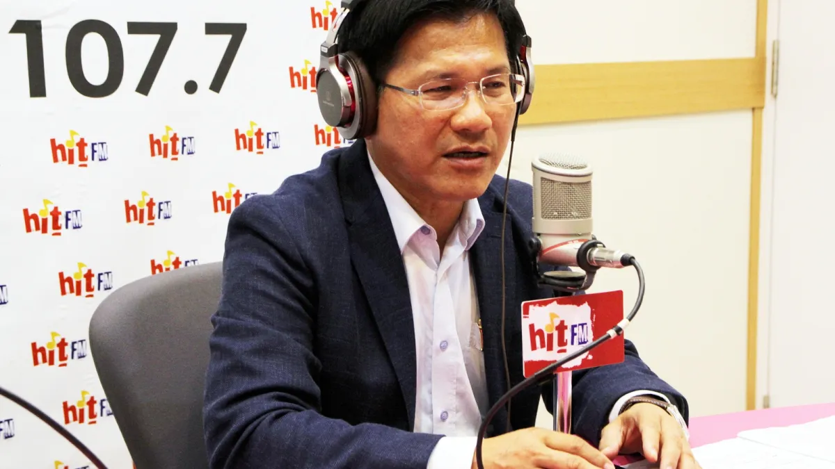 台中市長林佳龍14日上午接受《蔻蔻早餐》廣播專訪。(Hit Fm《蔻蔻早餐》製作單位提供)