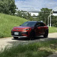 全新Volkswagen T-Roc在台灣引進單一 1.5 升 eTSI 輕油電動力,售價129.8萬元起。(劉芯衣攝) 全新Volkswagen T-Roc在台灣引進單一 1.5 升 eTSI 輕油電動力,售價129.8萬元起。(劉芯衣攝)