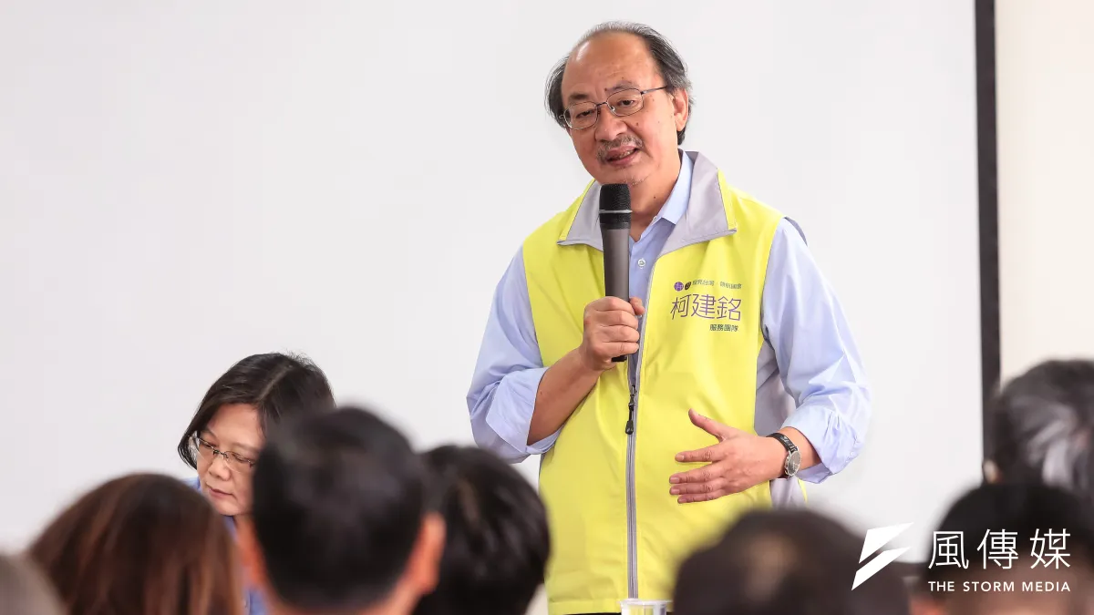 柯建銘在國民黨、時代力量夾擊下成功突圍,順利拿下8連霸,今晚的柯或許也想流淚,但一定是帶著微笑。(資料照,顏麟宇攝)