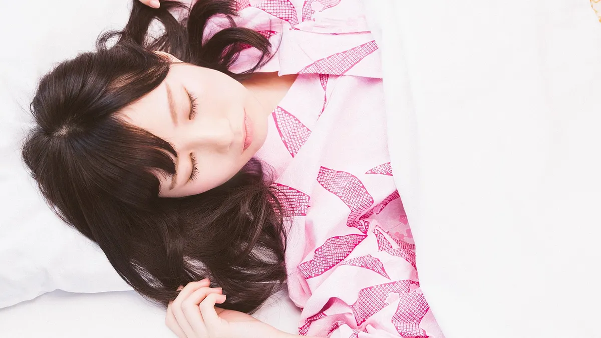 哪一種睡姿最好呢?(示意圖非本人/pakutaso) 哪一種睡姿最好呢?(示意圖非本人/pakutaso)