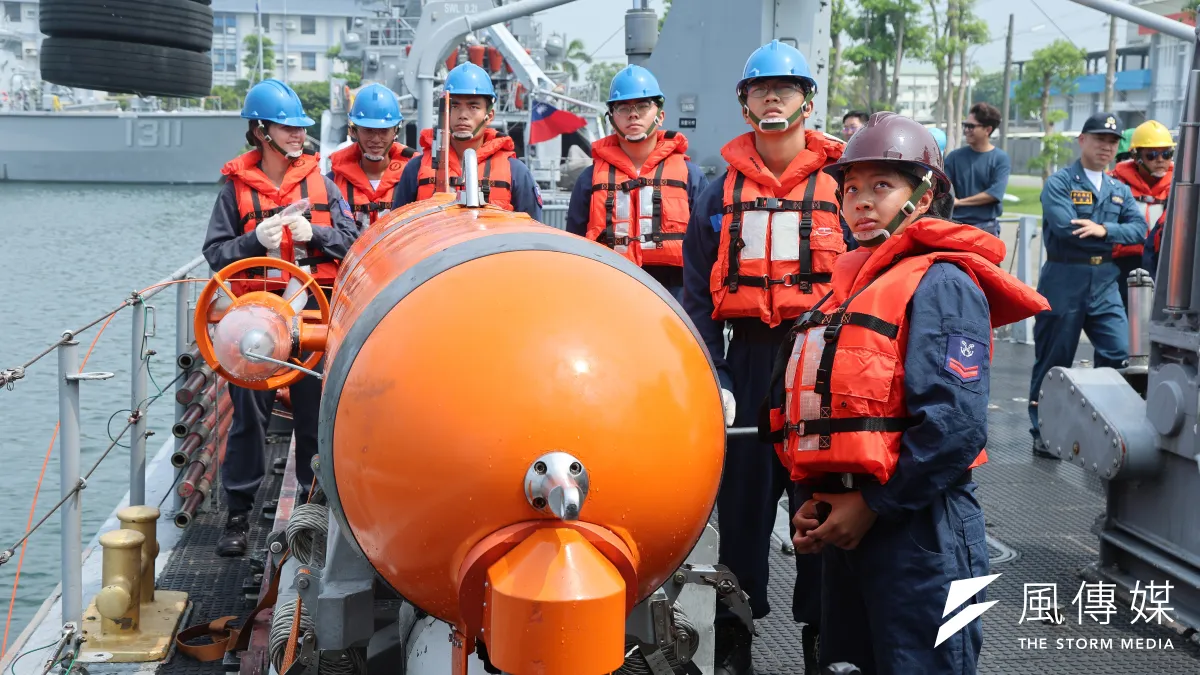 軍艦出港執行任務,或面對中國海軍可能採取的封鎖行動,獵雷艦掃雷開闢出安全航道至關重要。(資料照,陳品佑攝)