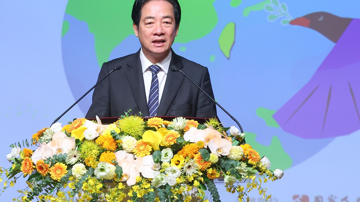 隨著 2026 臺灣地方選舉腳步逼近,各黨佈局戰略已然浮現。根據媒體人黃暐瀚分析,民進黨在這次選舉中不僅採取守勢,更展現出強烈的進攻意圖。(圖/顏麟宇攝) 隨著 2026 臺灣地方選舉腳步逼近,各黨佈局戰略已然浮現。根據媒體人黃暐瀚分析,民進黨在這次選舉中不僅採取守勢,更展現出強烈的進攻意圖。(圖/顏麟宇攝)