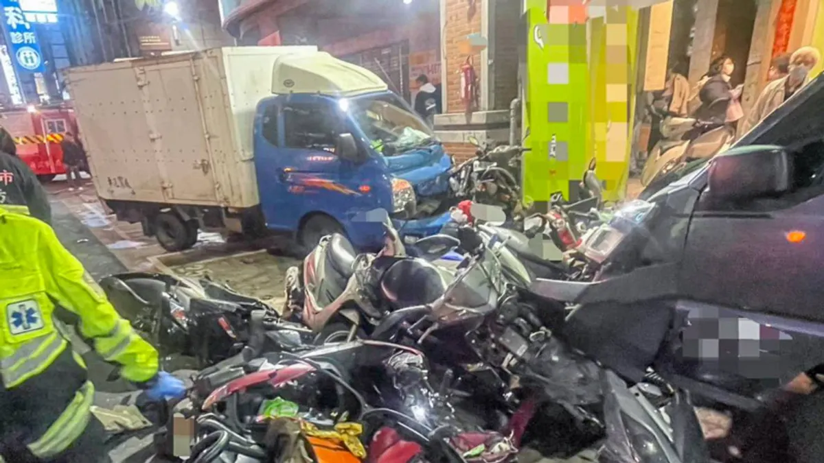 大愛劇組工作人員因過勞開車撞死人。(圖/翻攝畫面) 大愛劇組工作人員因過勞開車撞死人。(圖/翻攝畫面)