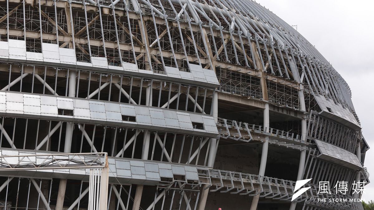 今(21)日,台北高等行政法院裁定遠雄聲請停止大巨蛋全面停工處分獲准,允許其部分復工,完成工地安全必要措施。(資料照,顏麟宇攝) 今(21)日,台北高等行政法院裁定遠雄聲請停止大巨蛋全面停工處分獲准,允許其部分復工,完成工地安全必要措施。(資料照,顏麟宇攝)