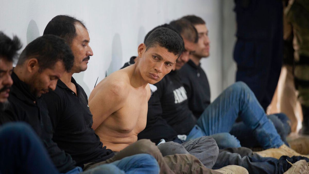 2021年7月,海地總統摩依士遭人暗殺身亡,軍警逮捕多名哥倫比亞傭兵(AP) 2021年7月,海地總統摩依士遭人暗殺身亡,軍警逮捕多名哥倫比亞傭兵(AP)