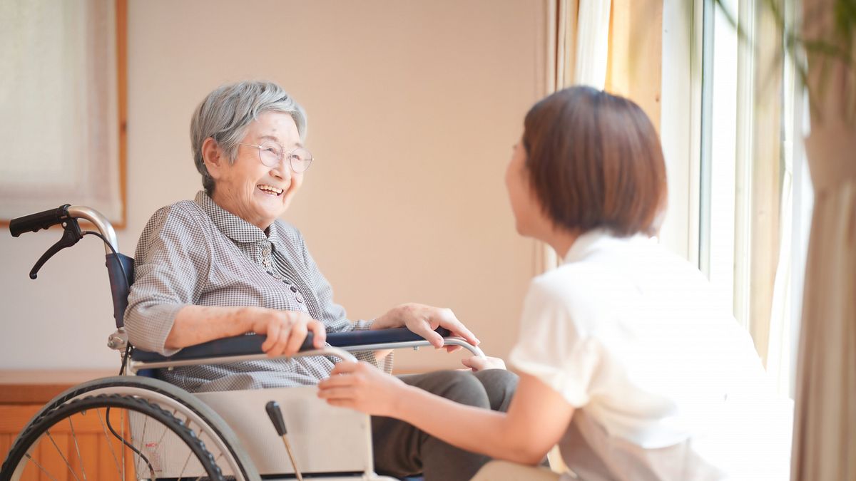 長輩呼吸喘、下肢水腫別只當老化 醫師示警:反覆出現3症狀,恐是心臟瓣膜出問題