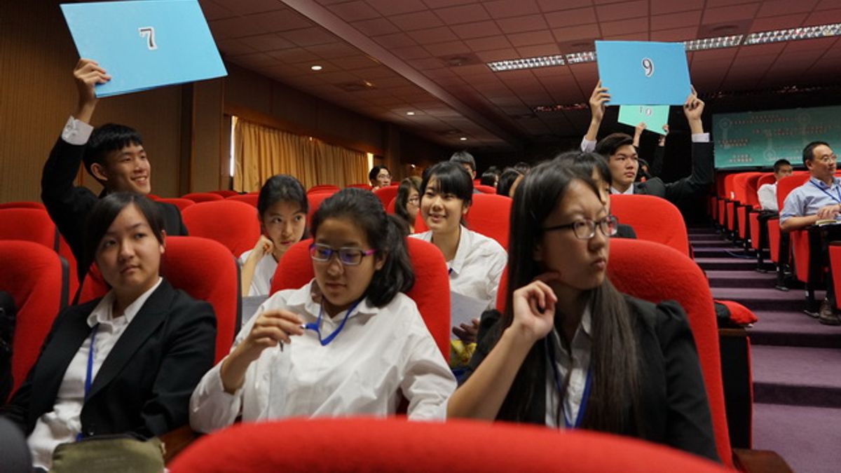 新世紀青少年高峰論壇 明道高中登場 新世紀青少年高峰論壇 明道高中登場