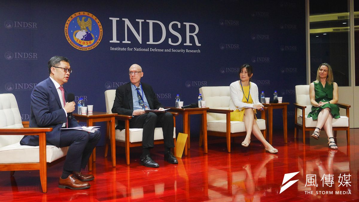 20240705-哈德遜研究所與國防院舉行中國法律戰的國際研討會,左起國防院執行長陳明祺、中研院法學研究員陳玉潔、西頓霍爾大學法學教授陸梅吉。(蔡親傑攝) 20240705-哈德遜研究所與國防院舉行中國法律戰的國際研討會,左起國防院執行長陳明祺、中研院法學研究員陳玉潔、西頓霍爾大學法學教授陸梅吉。(蔡親傑攝)