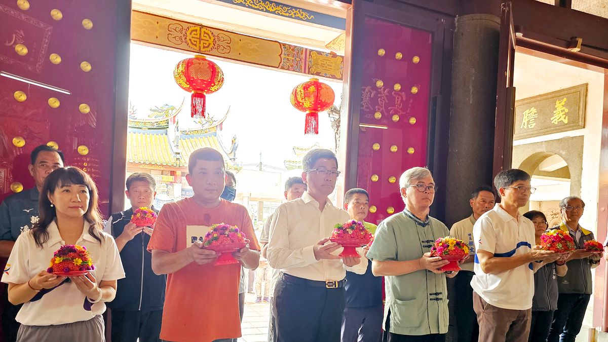 楊長鎮主委出席六堆日於忠義祠祭祀六堆先民。(圖/客委會提供) 楊長鎮主委出席六堆日於忠義祠祭祀六堆先民。(圖/客委會提供)