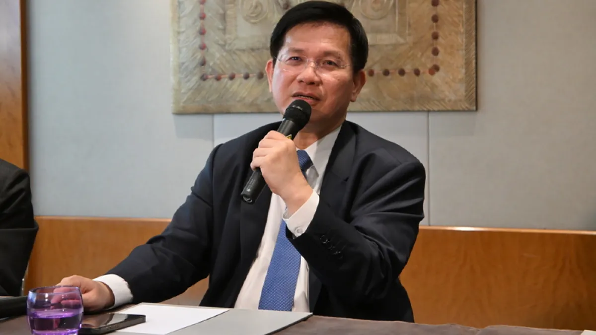 WHA開幕を前にジュネーブを訪問した台湾外交部長(外相)の林佳龍氏は、「世界保健機関(WHO)への参加が目標であるが、その実現に向けて取り組む過程においても、台湾の存在を世界にアピールすることができる。WHA期間中、多くの国の医療・公衆衛生の専門家がジュネーブに集結しており、台湾のために声を上げるいかなる機会も決して諦めない」と述べた。(写真/中央社・呉柏緯記者 ジュネーブにて115年5月18日撮影)