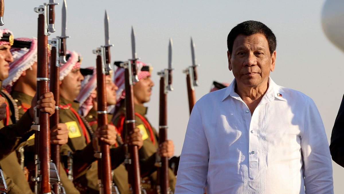 「杜特地的外交手法,就是做最有利菲律賓的決定⋯⋯大國博弈的外交戰場上,菲律賓其實為我們上了最好的一堂課。」(資料照,美聯社) 「杜特地的外交手法,就是做最有利菲律賓的決定⋯⋯大國博弈的外交戰場上,菲律賓其實為我們上了最好的一堂課。」(資料照,美聯社)